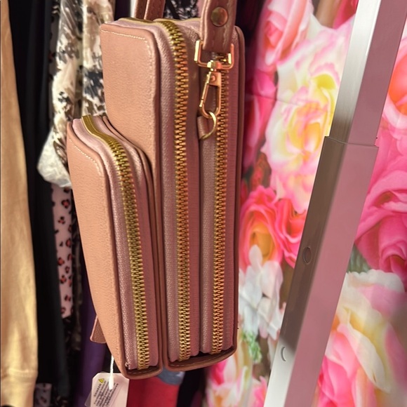 Sophisticated antique rose color  Crossbody Bag with Clean Lines - Picture 3 of 7